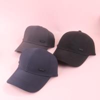 简约黑标棒球帽