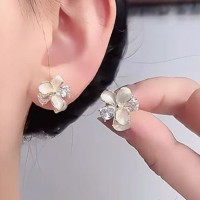 XSW微光花簇耳钉